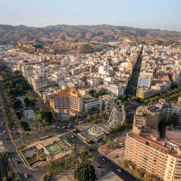 Panorámica ciudad dron