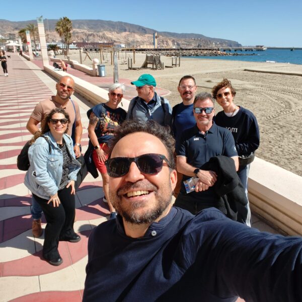 Primera foto en el paseo de Almería (antes de las tapas)